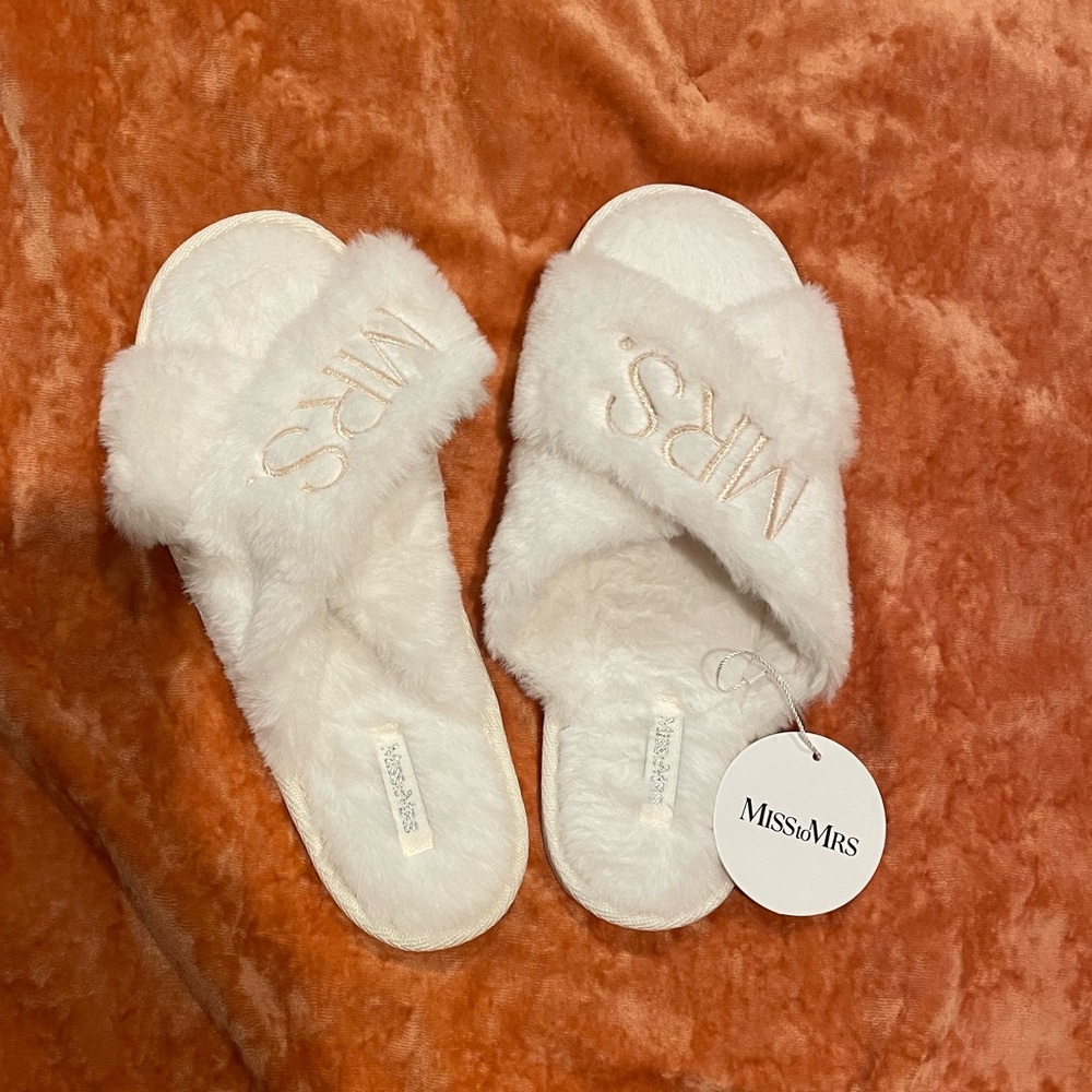 NWT Mrs. slippers